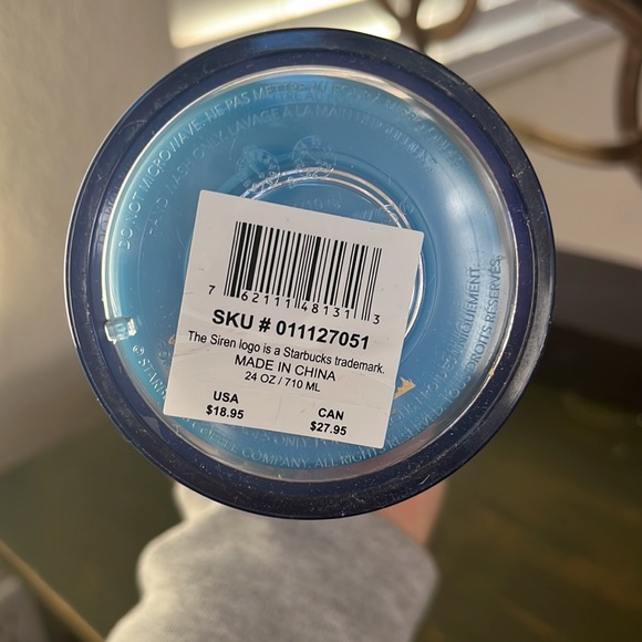 2021 Starbucks Cup limited holiday edition - Picture 6 of 7